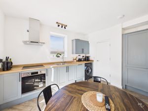 KITCHEN - click for photo gallery